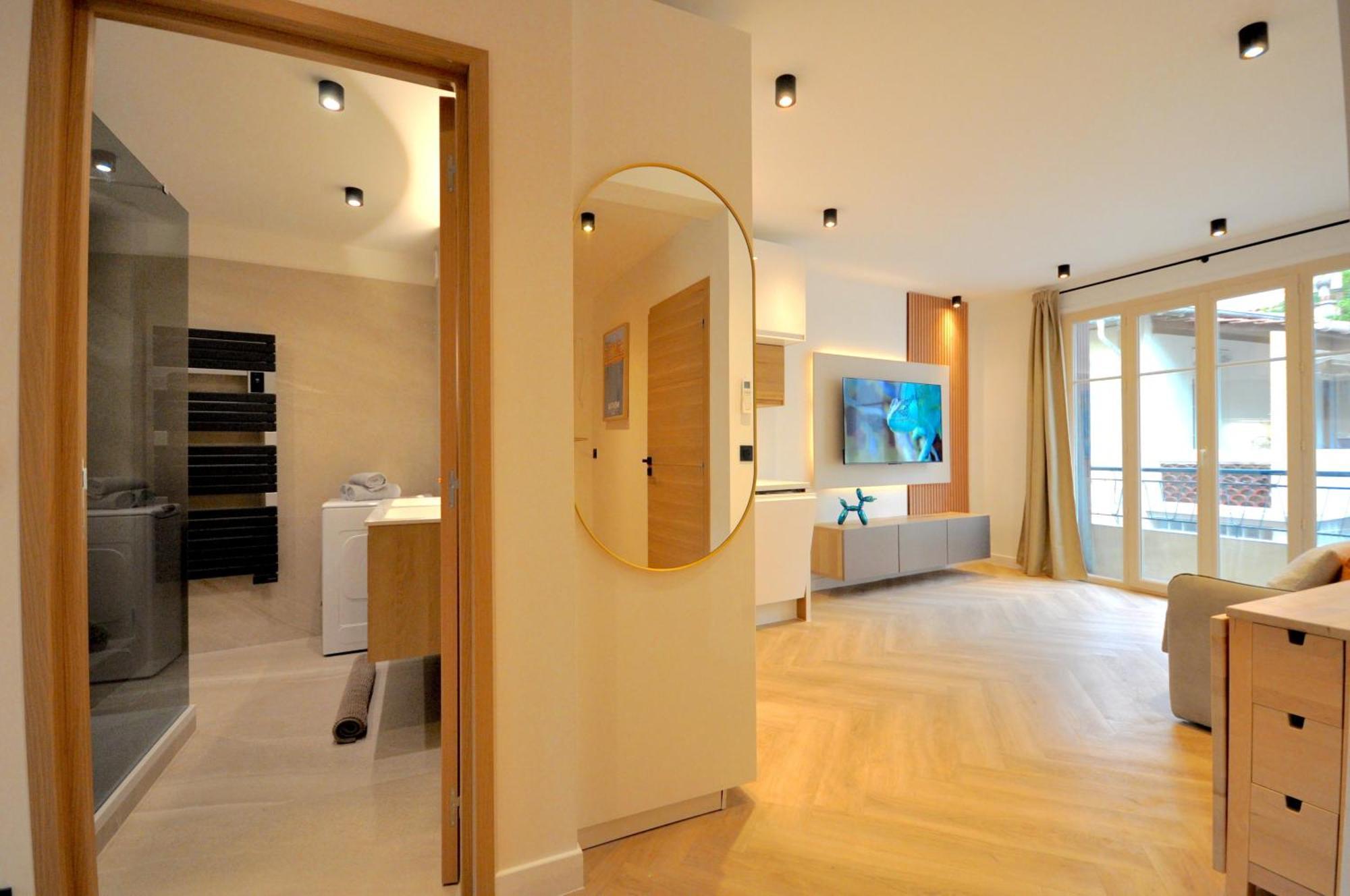 Monaco # Menton - 6 Persons - 2 Bedrooms - Full Renovated - Private Parking - Hypercenter - Clim - Beach And Sun マントン エクステリア 写真