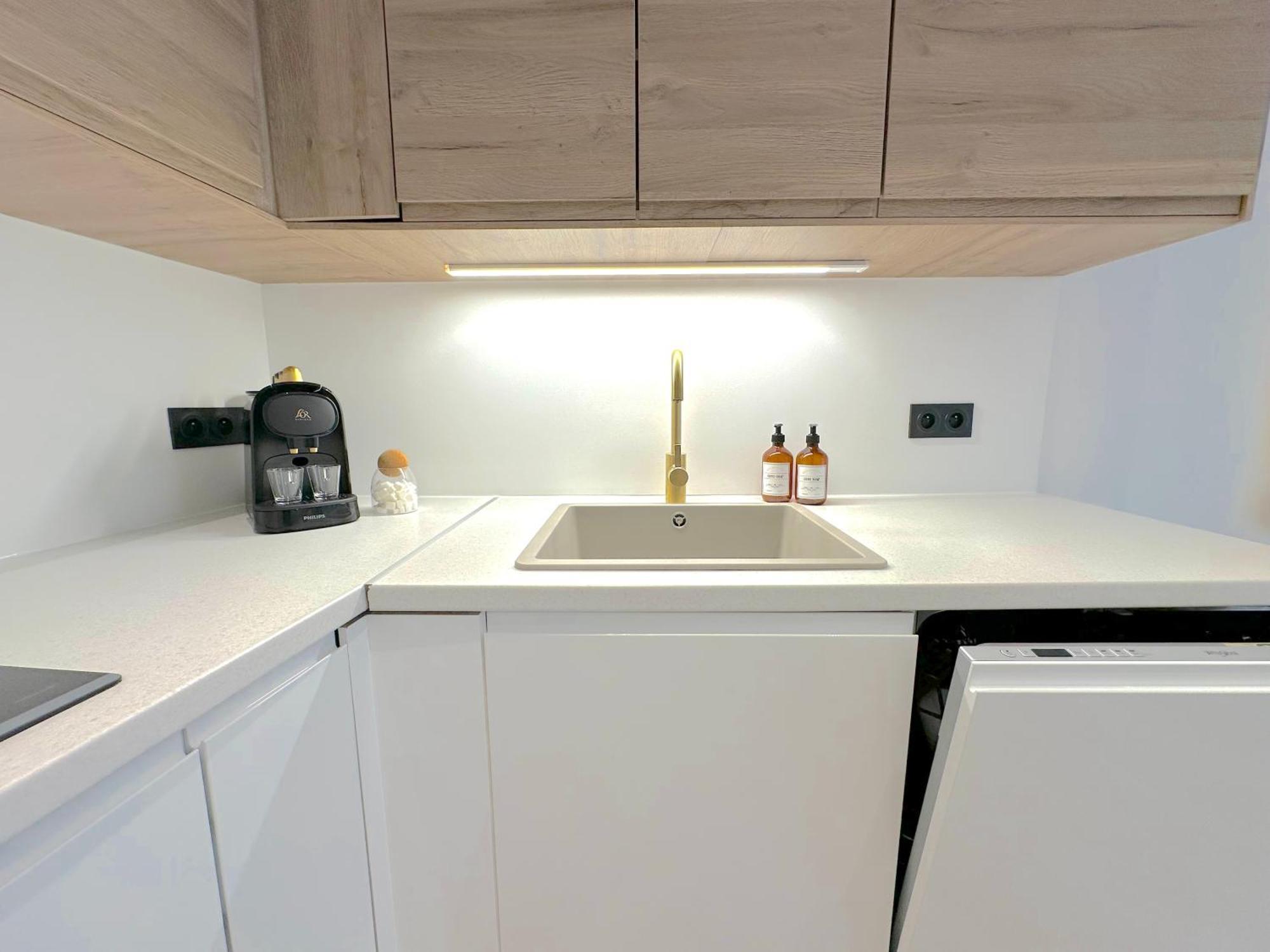 Monaco # Menton - 6 Persons - 2 Bedrooms - Full Renovated - Private Parking - Hypercenter - Clim - Beach And Sun マントン エクステリア 写真