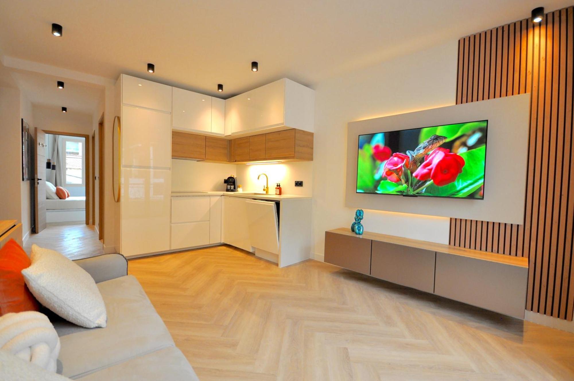 Monaco # Menton - 6 Persons - 2 Bedrooms - Full Renovated - Private Parking - Hypercenter - Clim - Beach And Sun マントン エクステリア 写真