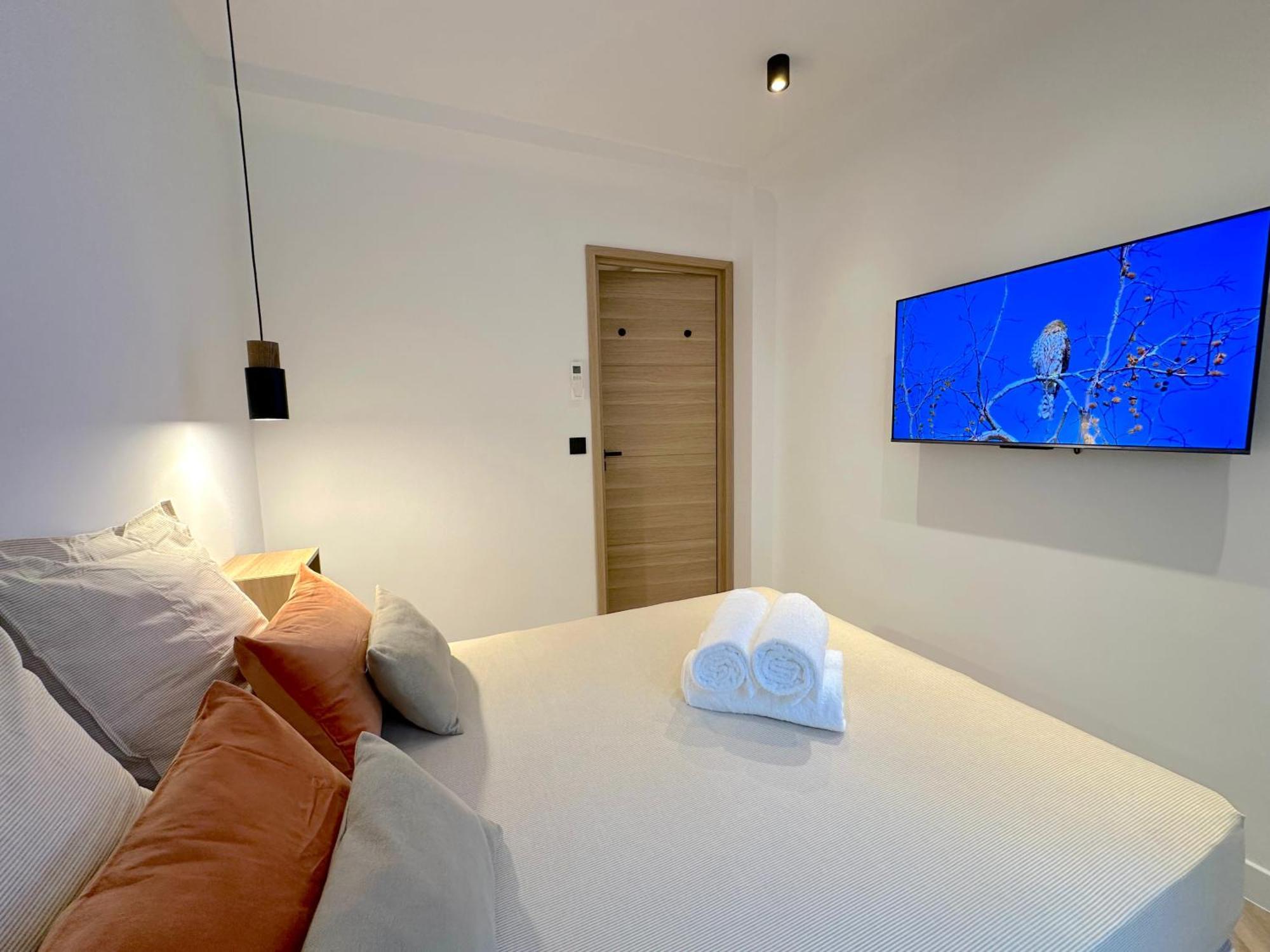 Monaco # Menton - 6 Persons - 2 Bedrooms - Full Renovated - Private Parking - Hypercenter - Clim - Beach And Sun マントン エクステリア 写真