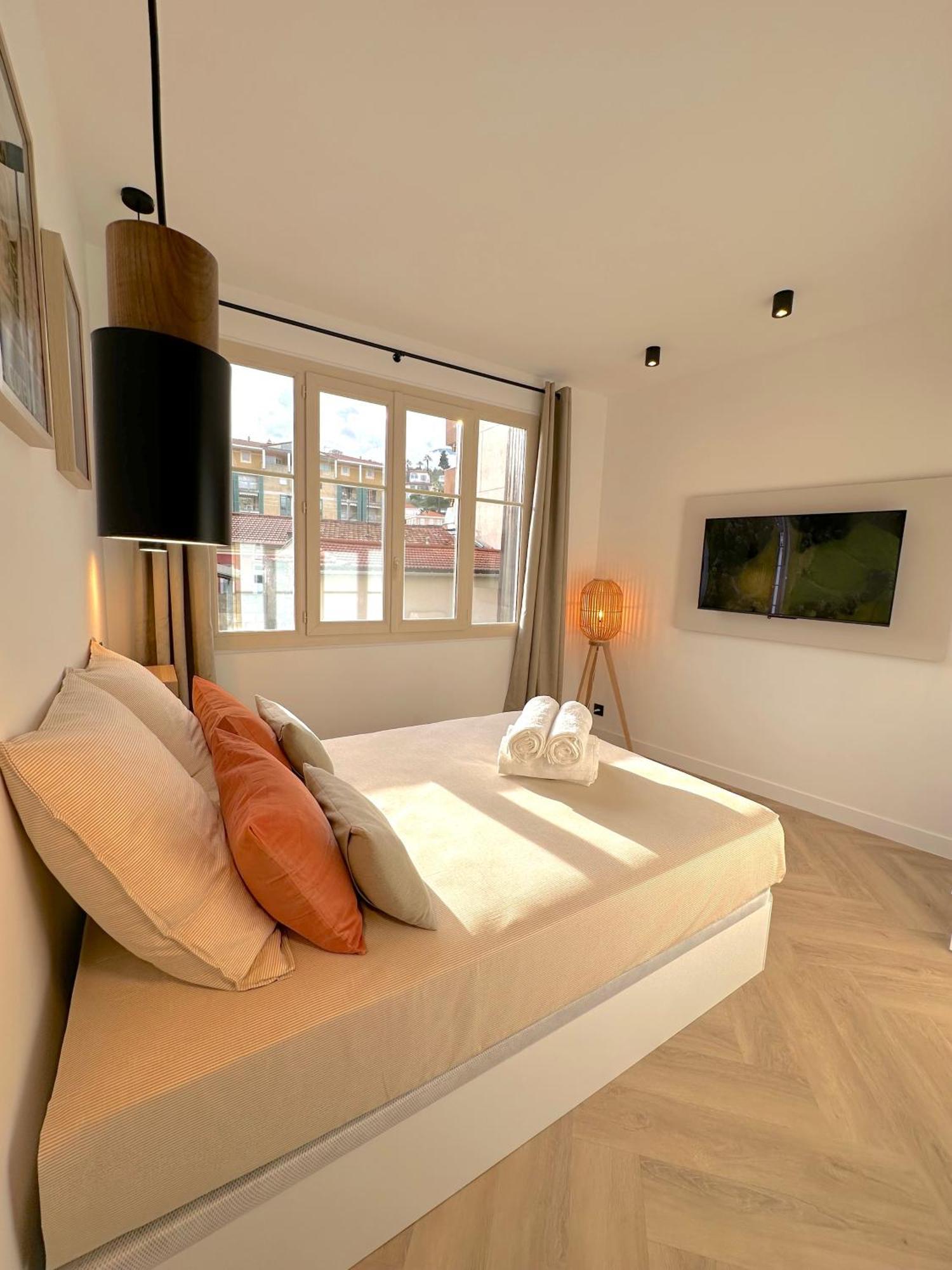 Monaco # Menton - 6 Persons - 2 Bedrooms - Full Renovated - Private Parking - Hypercenter - Clim - Beach And Sun マントン エクステリア 写真